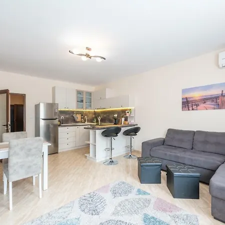 Central One Bedroom Divine
