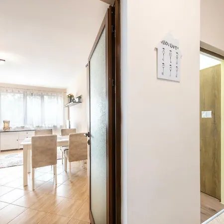 Central One Bedroom Divine וארנה