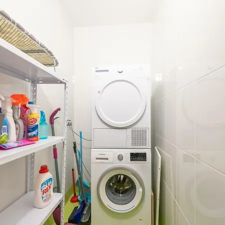 Central One Bedroom Divine דירה וארנה
