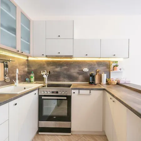 Central One Bedroom Divine * וארנה