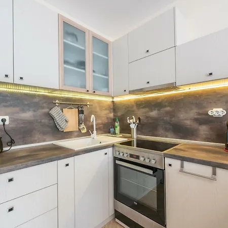 Central One Bedroom Divine Apartment Varna