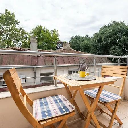 Central One Bedroom Divine Apartment *